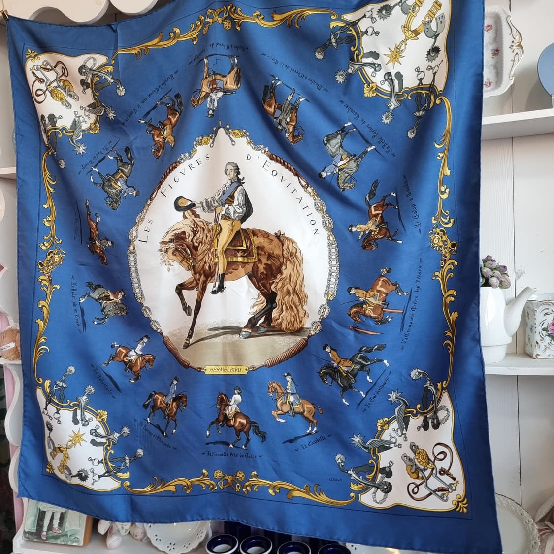 에르메스 P르두의 레 피거 드 에퀴타시옹 실크 스카프 상품이미지6