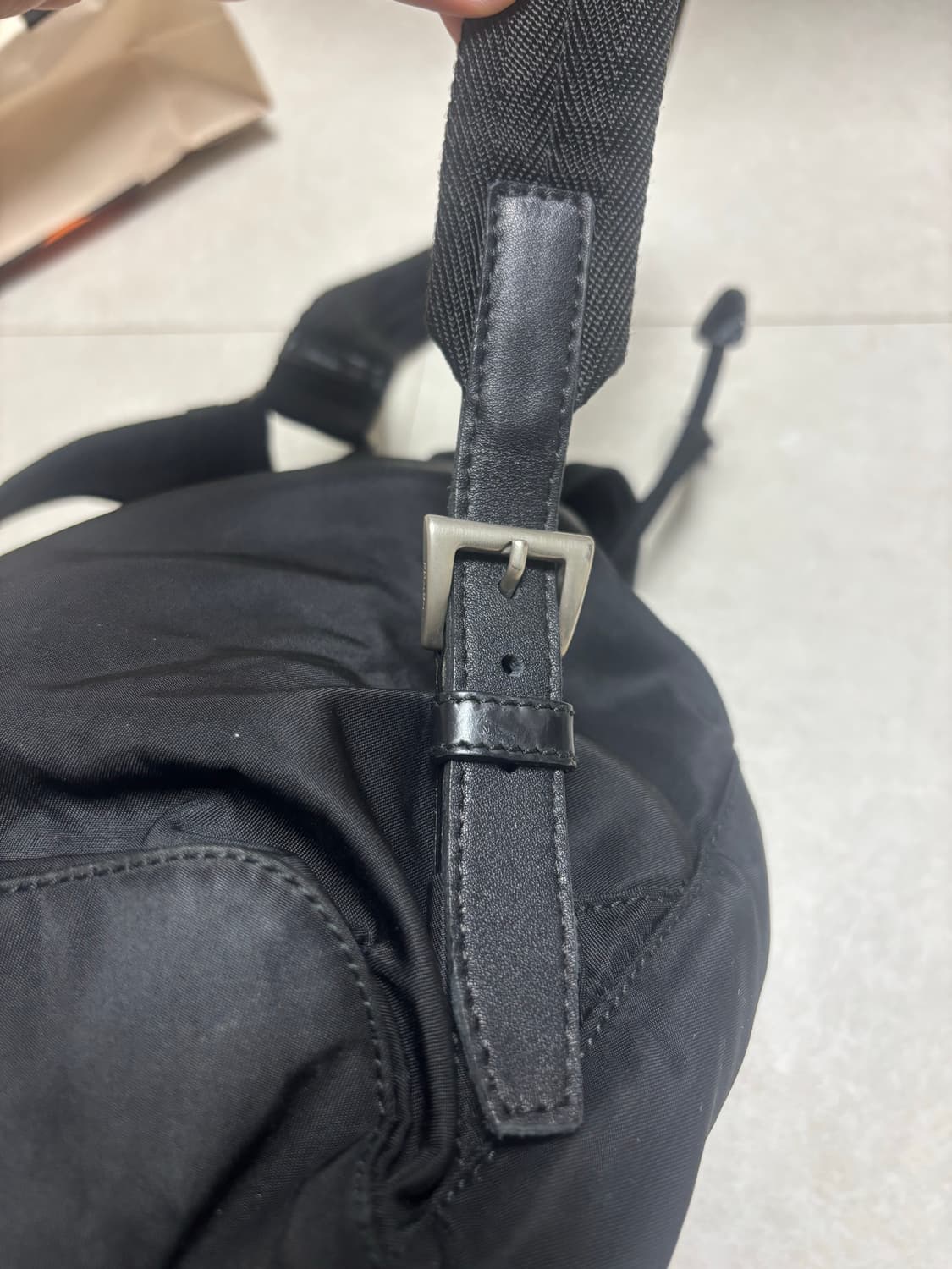 정품 프라다 블랙 나일론 백팩 스몰 상품이미지9