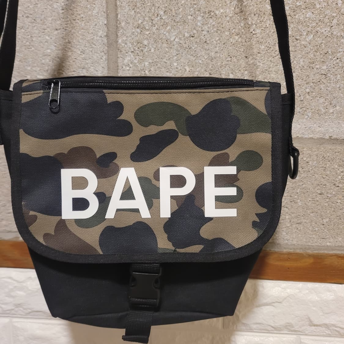 베이프 잡지부록 크로스백 상품이미지3