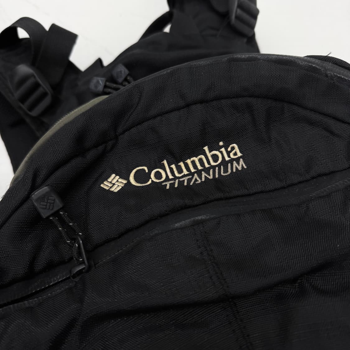 컬럼비아 고프코어 카키 배색 테크니컬 백팩 상품이미지4