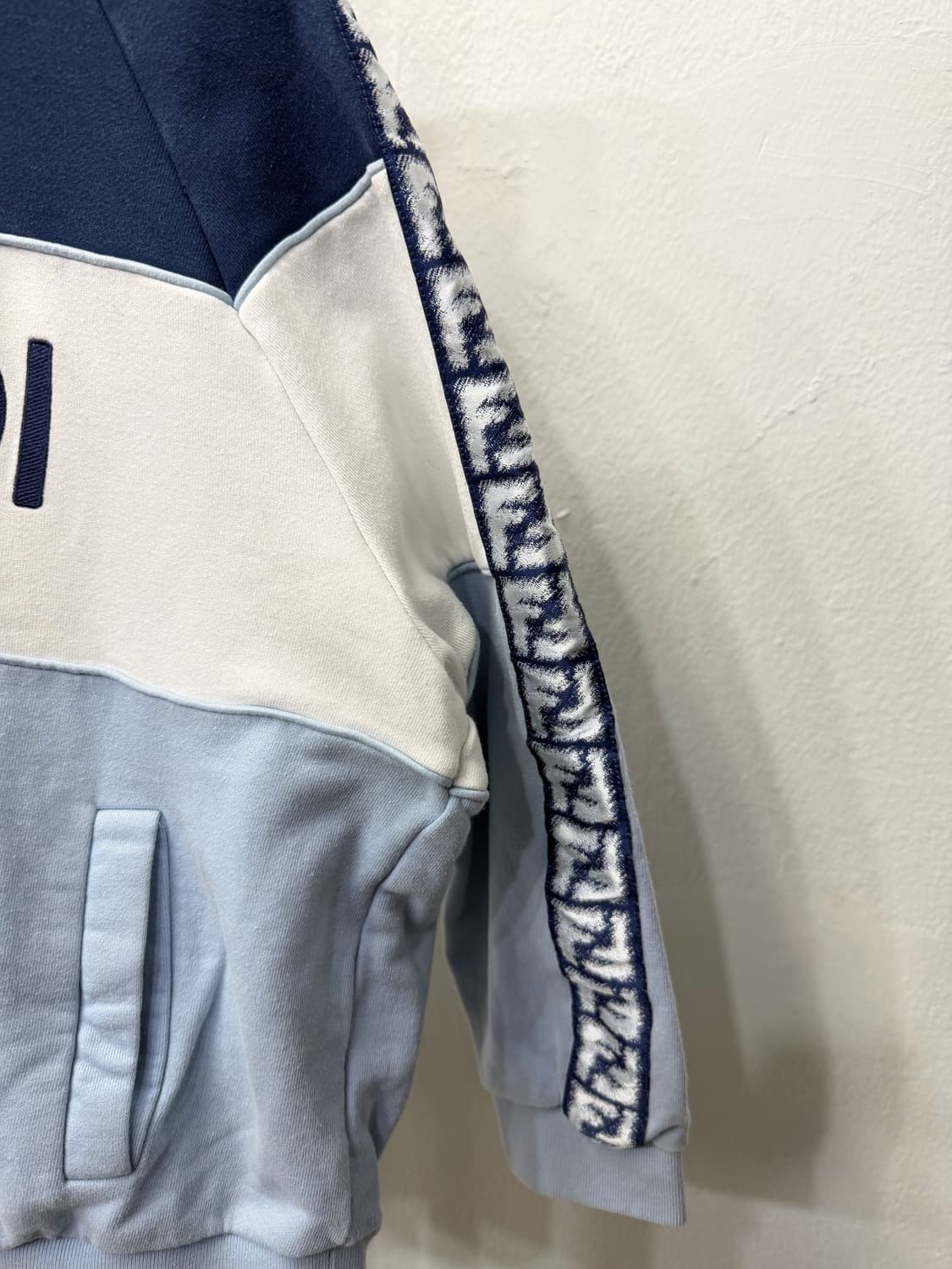 매장판정품) 펜디 키즈 컬러블록 후드티 10y 상품이미지4