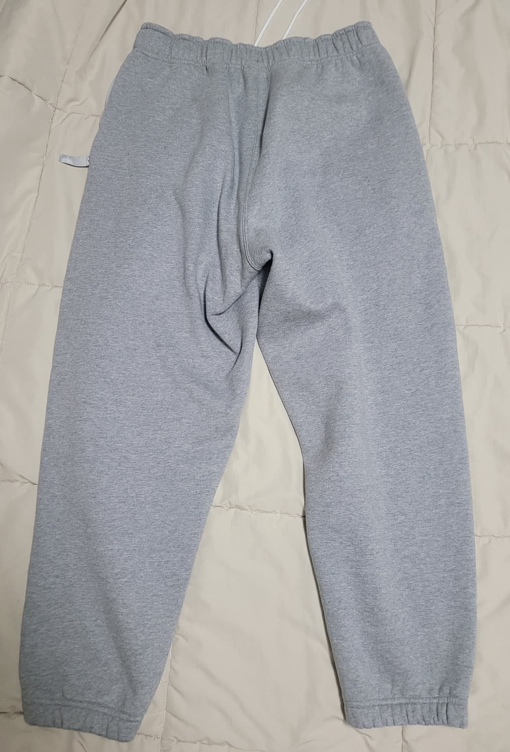 나이키 솔로 스우시 플리스 팬츠 다크 그레이 M 사이즈 팝니다 상품이미지2