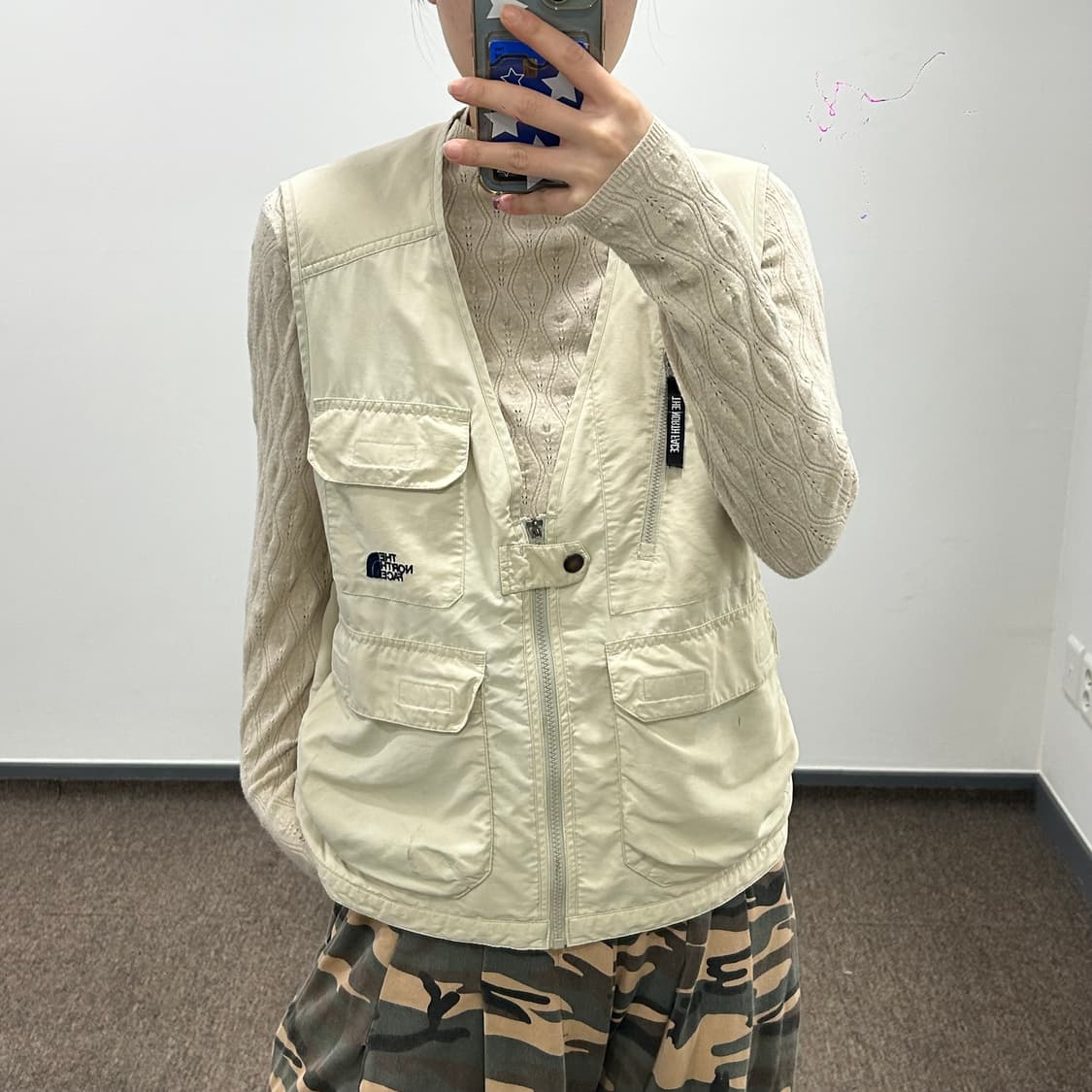 The north face 노스페이스 블랙로고 아이보리 유틸리티 베스트 상품이미지1