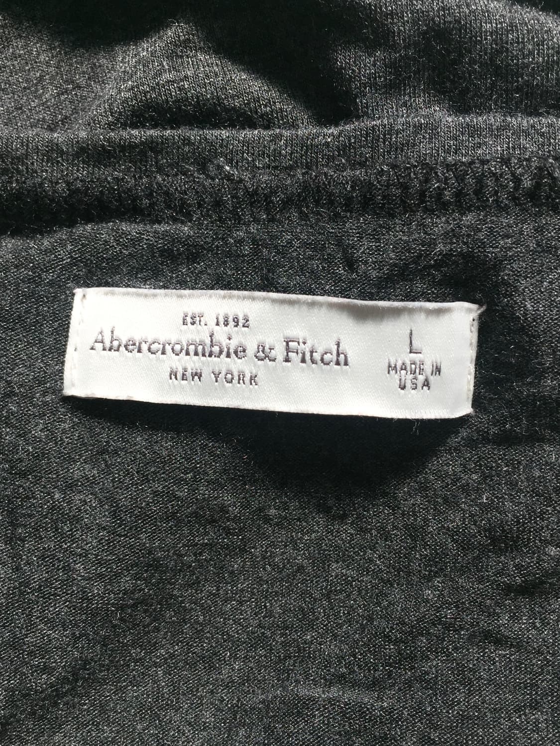 Abercrombie Asymmetric Graphic Sleeve 상품이미지5