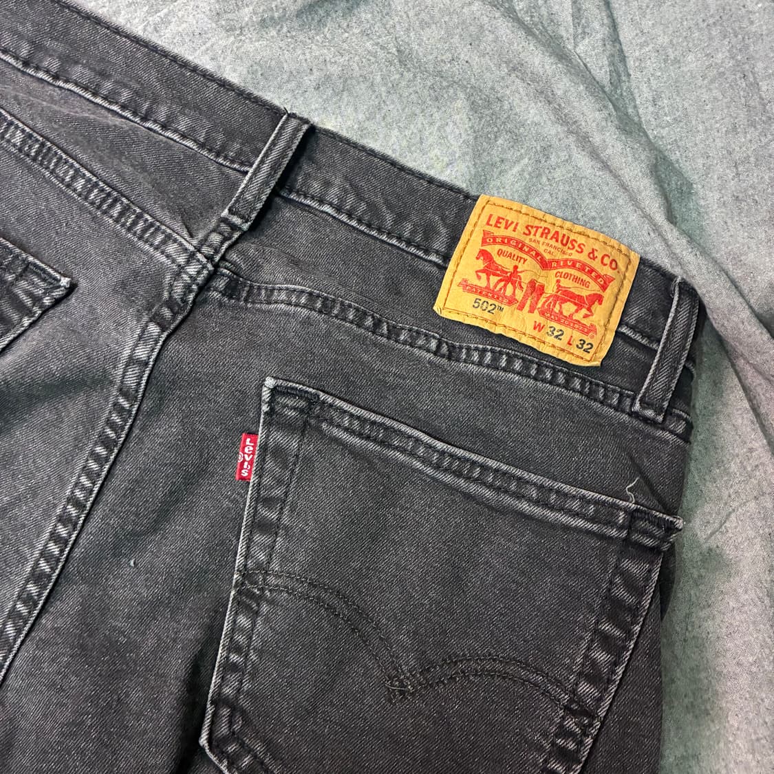 리바이스 502 흑청 데님팬츠 상품이미지3