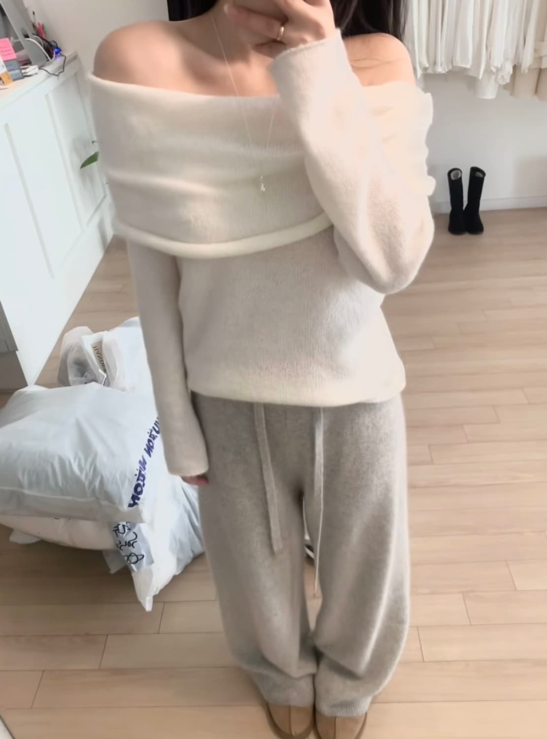 (마지막장/새상품)누아누아 소르베 오프숄더 니트 상품이미지3