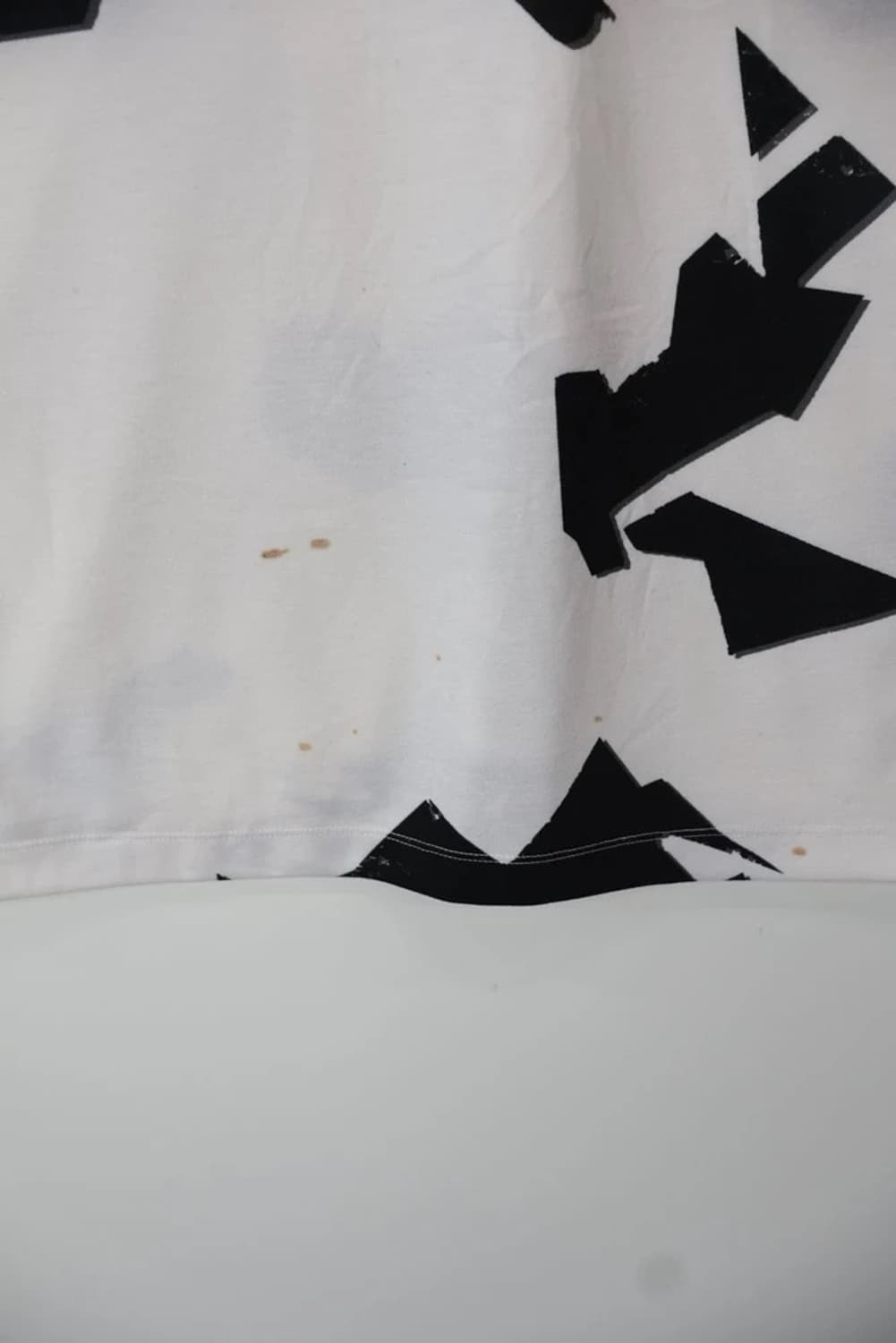 Nicole Club For Men Abstract V-Neck Tee 상품이미지6