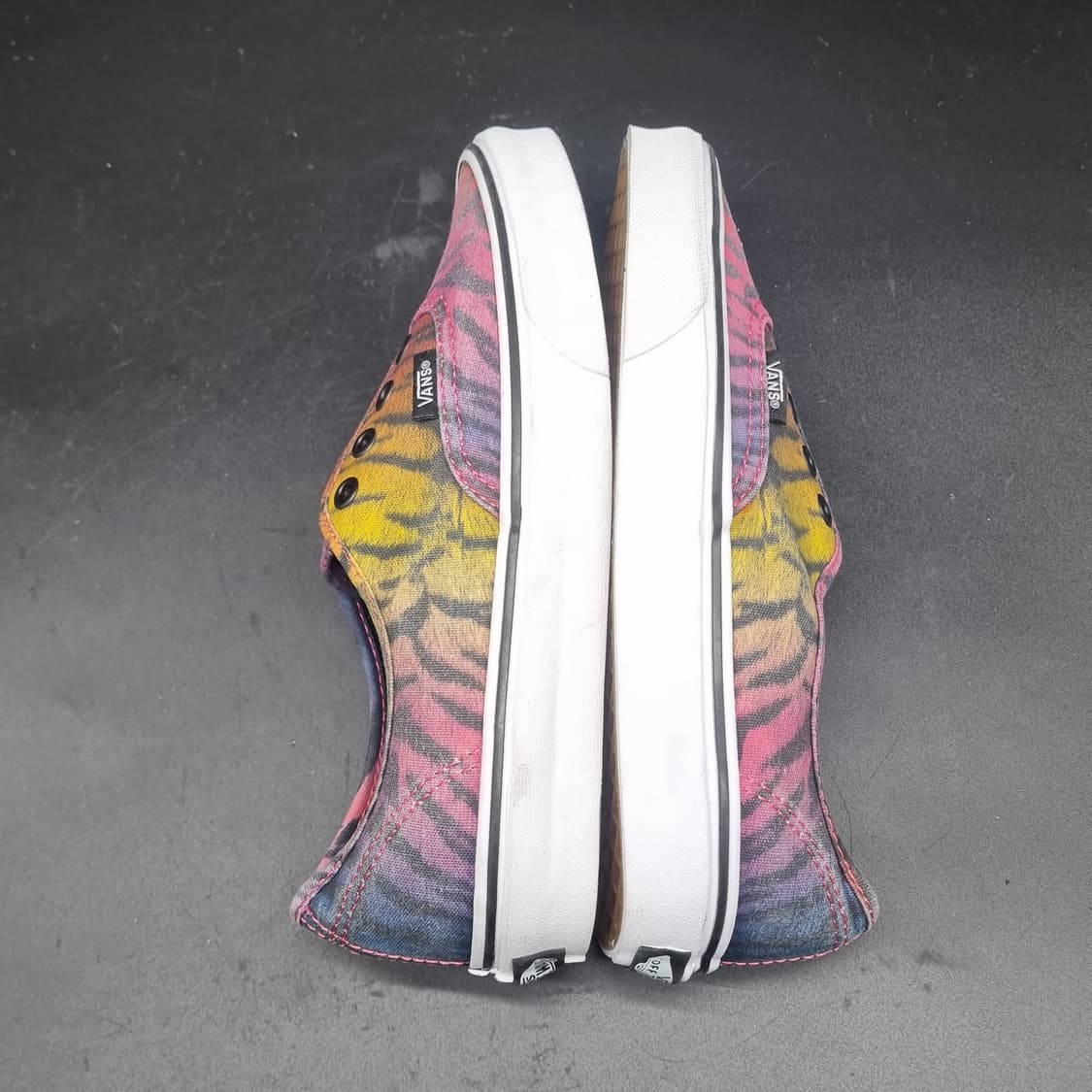 반스 어센틱 레인보우타이거  스니커즈240 상품이미지5