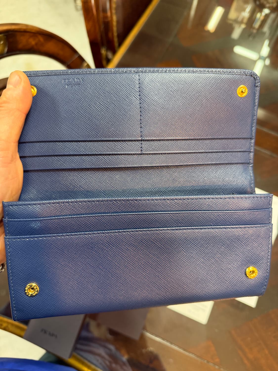 프라다 정품 사피아노 장지갑 백화점 구매 출구상품 싸게 팝니다.   상품이미지3