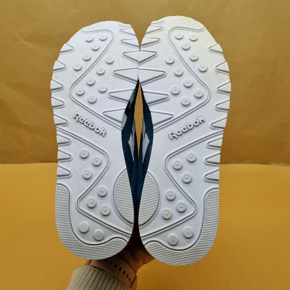 리복 클래식 나일론 여성운동화235  상품이미지3