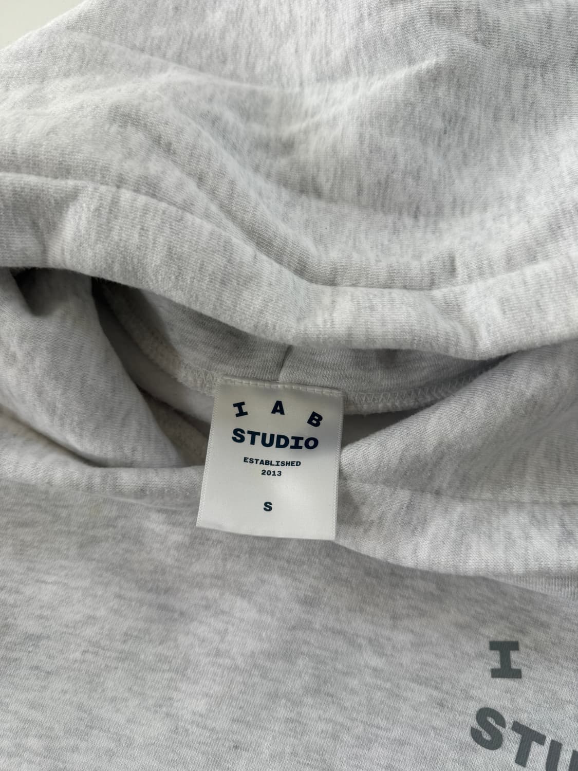 아이앱스튜디오 라이트 그레이 스웻 후드 상품이미지7