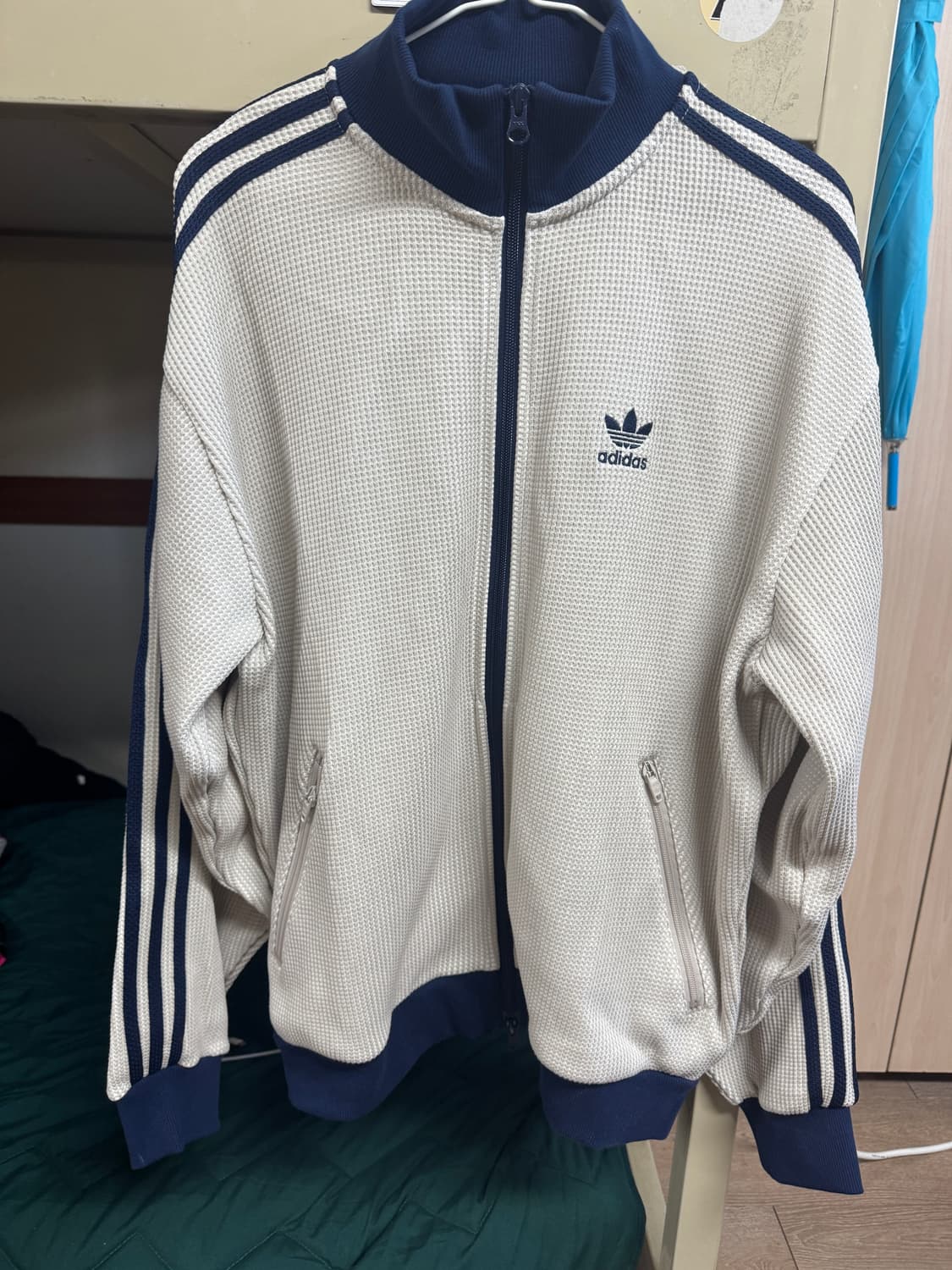 아디다스 니트 트랙탑 베이지  상품이미지1