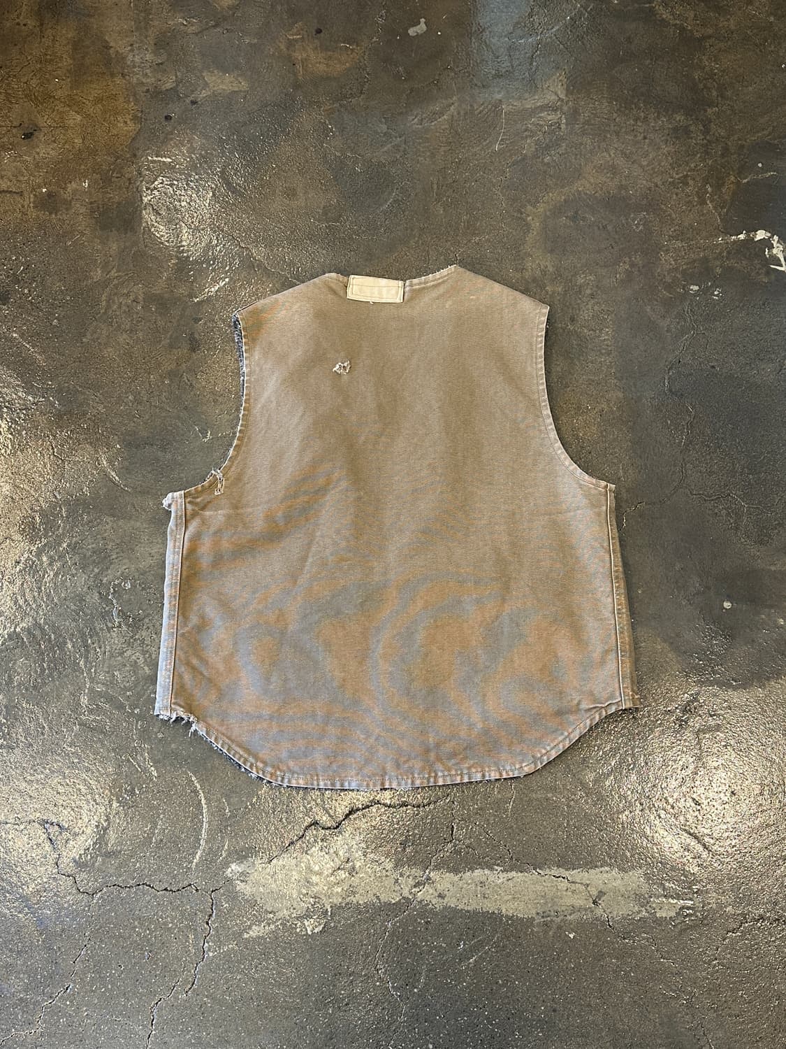 칼하트 V01  디스트레스드 워크베스트 L 상품이미지2