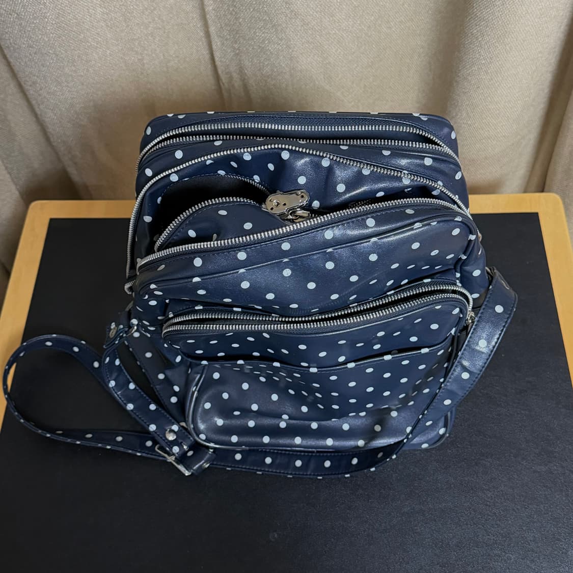 꼼데가르송 도트 크로스백 상품이미지4