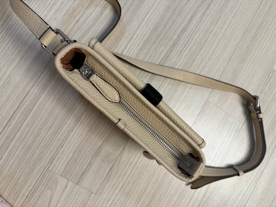 코치 벡 슬림크로스바디 새상품 상품이미지3