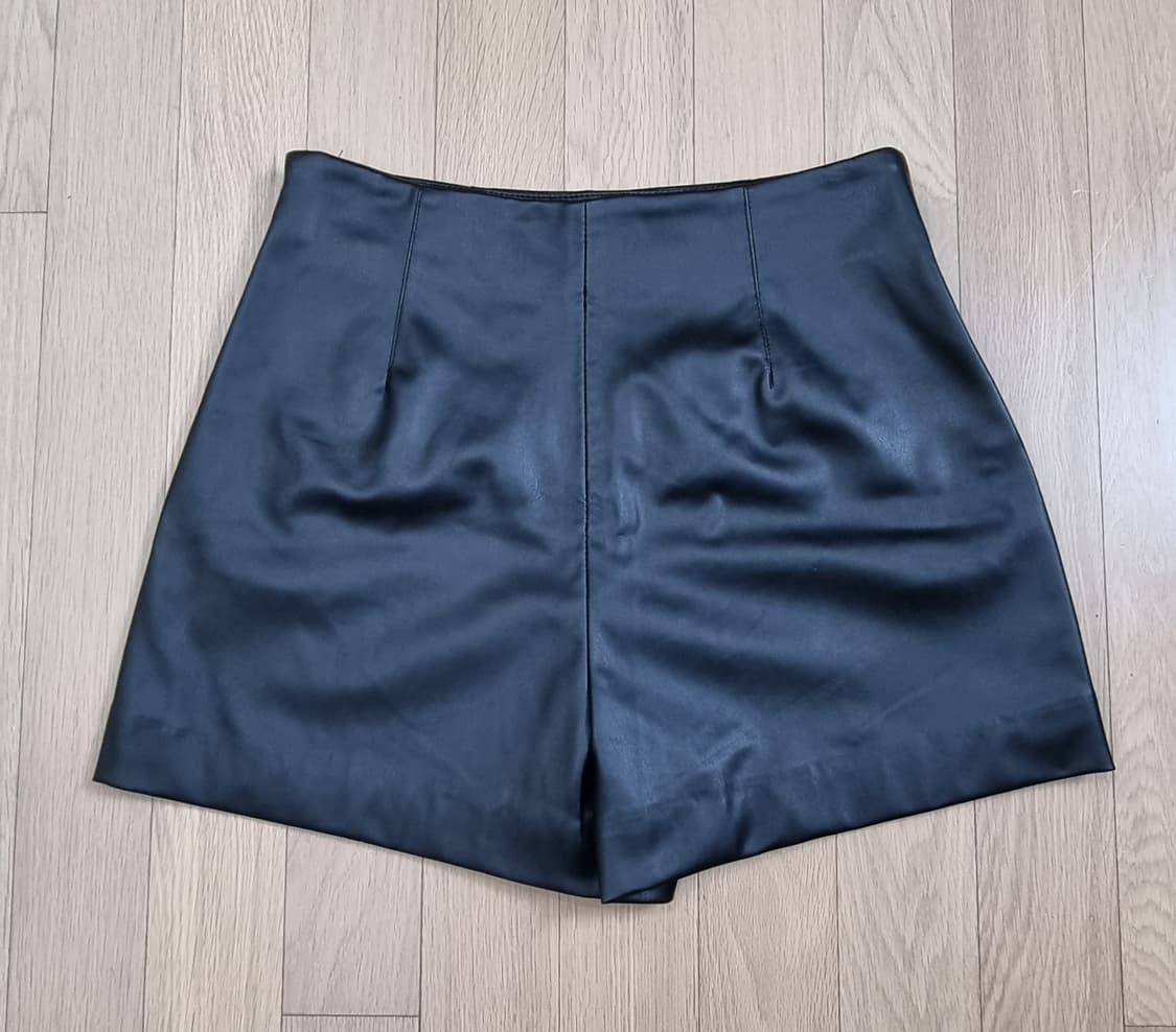 ZARA 자라 에코레더 하프 팬츠 M _ 여성 상품이미지4