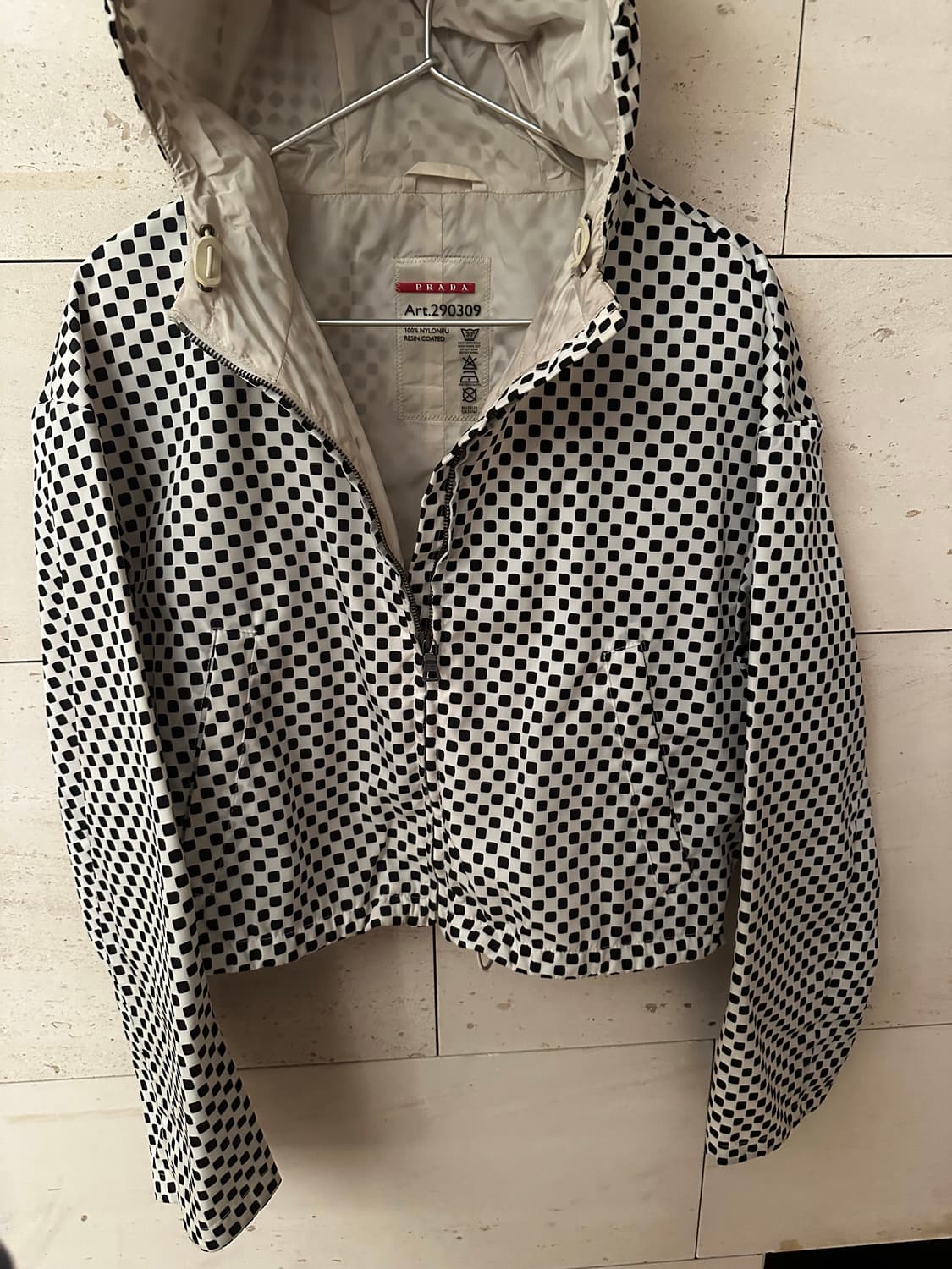 프라다 바람막이 상품이미지2