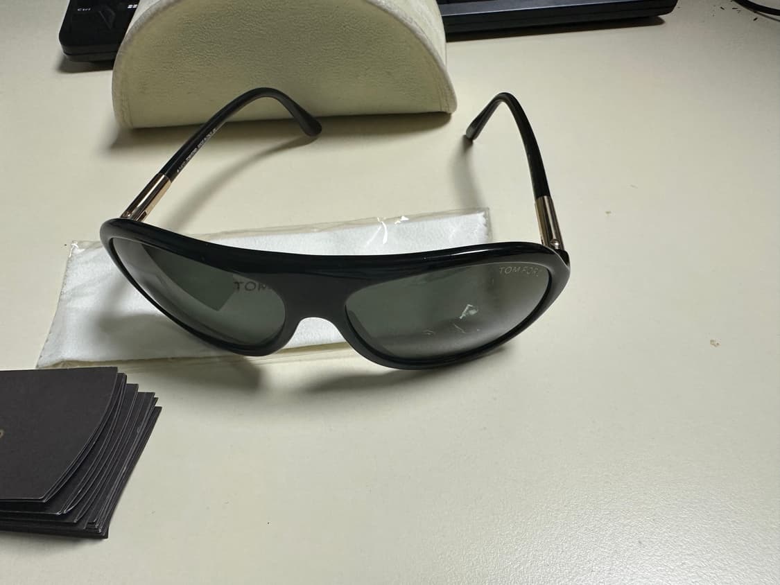 톰포드 선글라스 TOM FORD TF134 Rodrigo 01N 상품이미지4