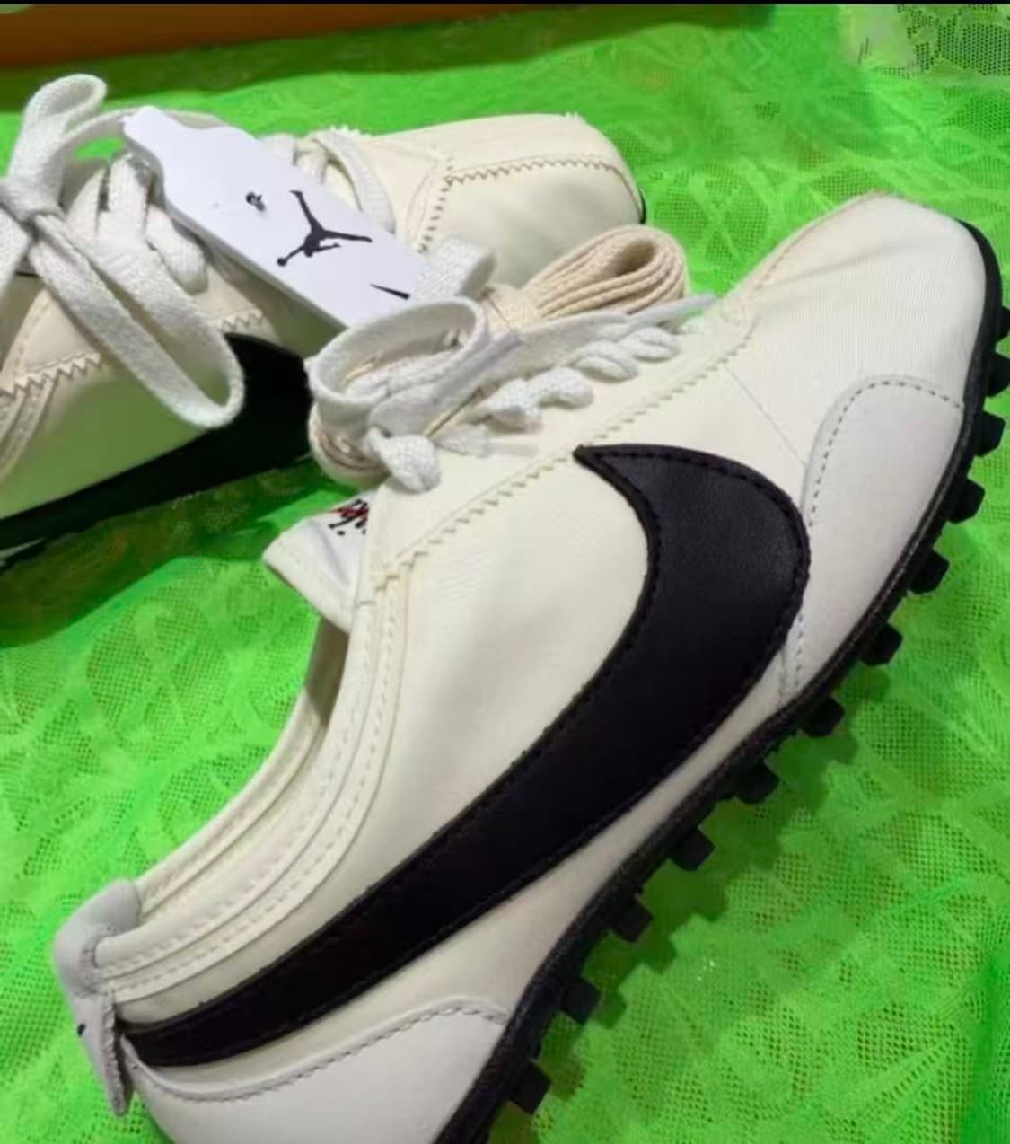 나이키 문 슈 소프트 펄 앤 블랙 265mm 상품이미지1