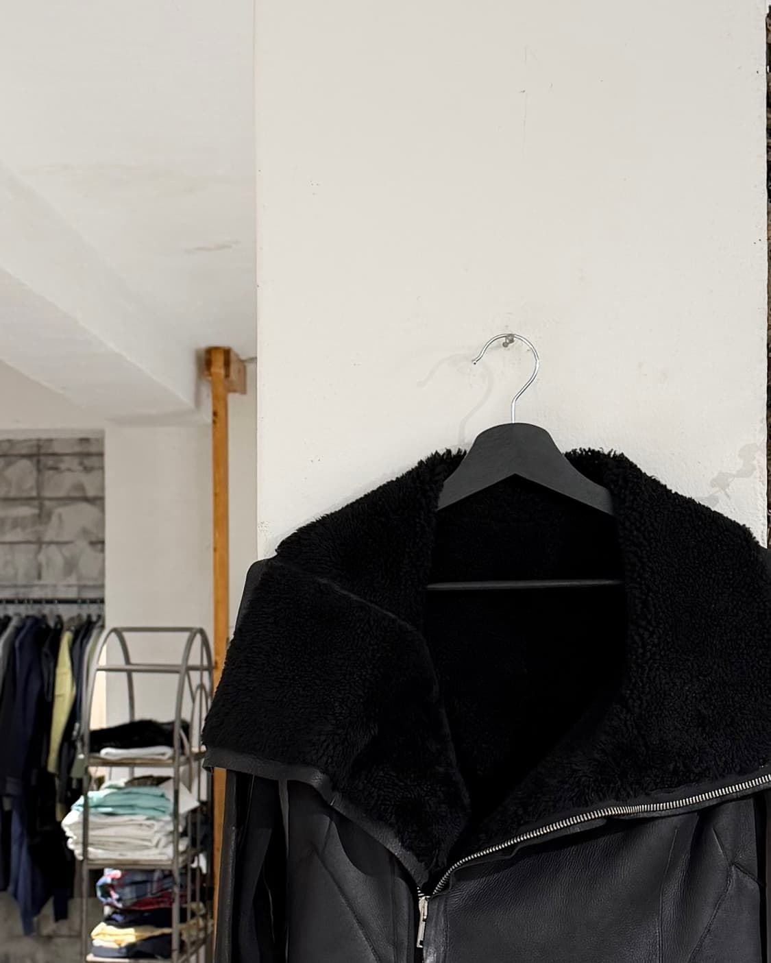 릭오웬스 블랙 시어링 램스킨 레더 바이커 자켓 상품이미지2