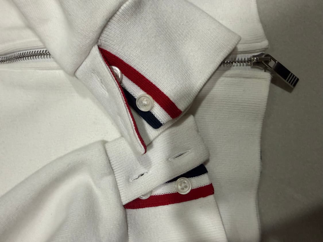 [당일출고,3사이즈] 톰브라운 화이트 백삼선 후드집업 상품이미지5