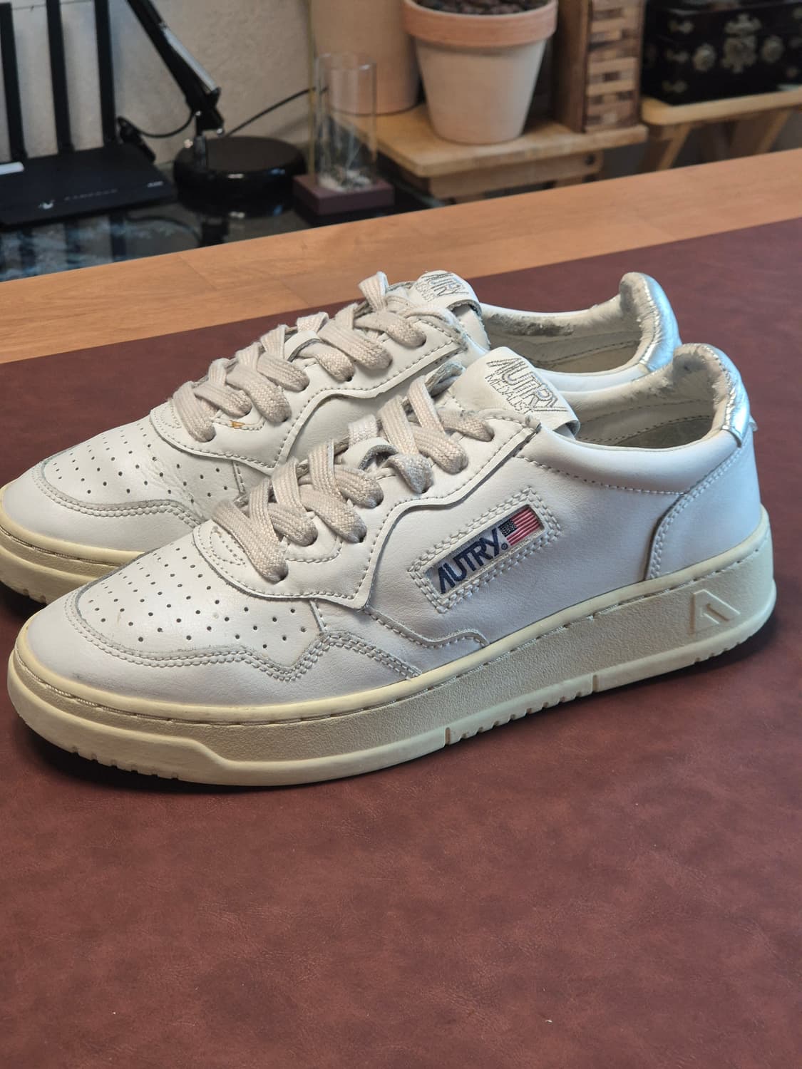 240-245(38) 오트리 메달리스트 로우 스니커  상품이미지8