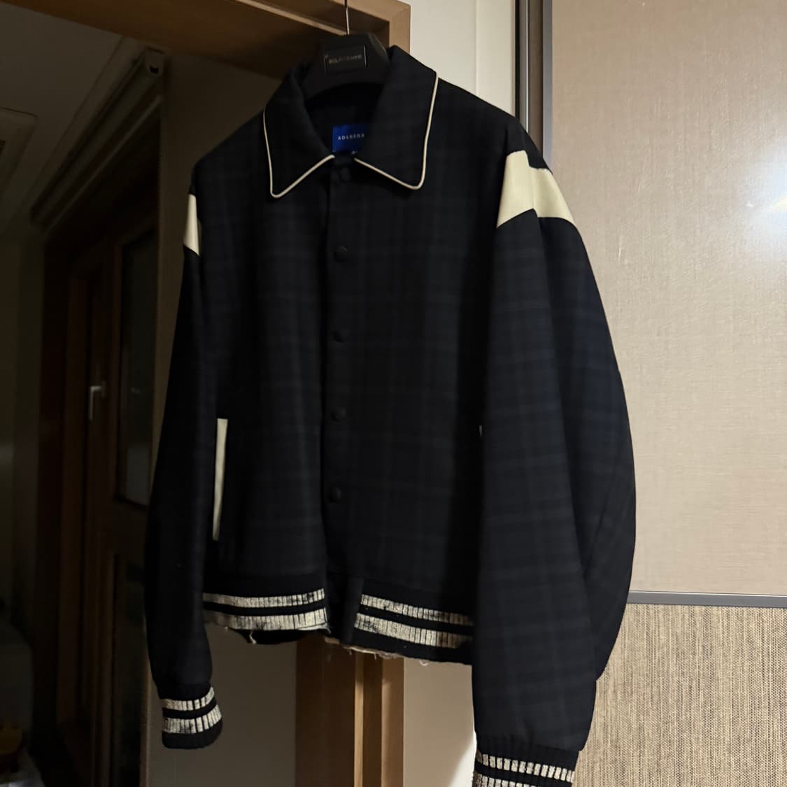 아더에러 바시티 자켓 상품이미지2