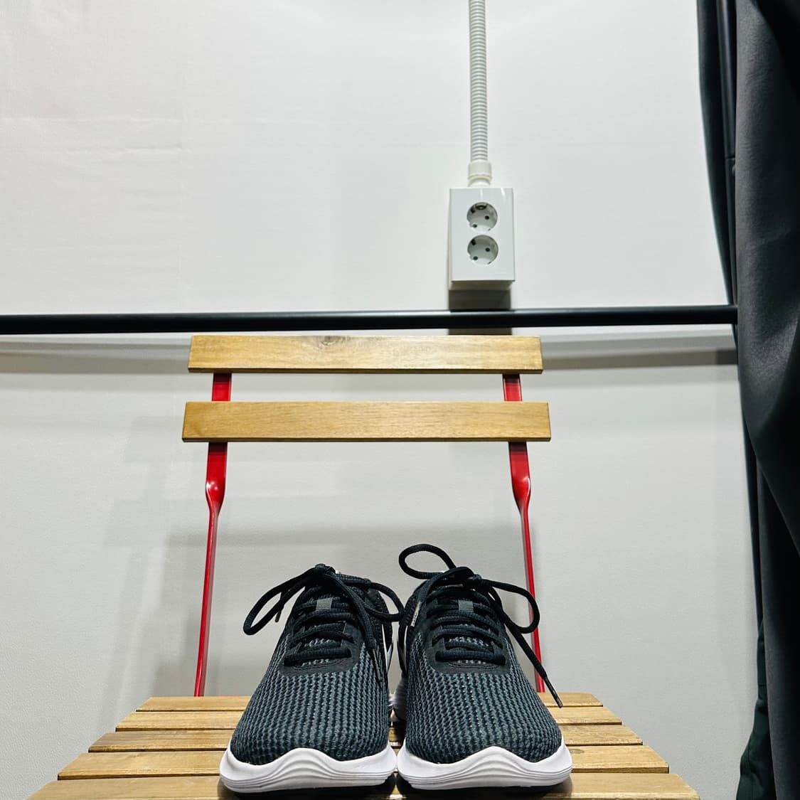 260) 나이키 운동화 남성 남자 런닝화 레볼루션 4 상품이미지2