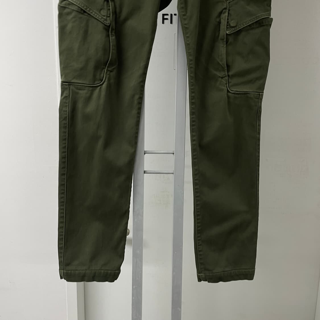 스톤아일랜드 카키 카고 팬츠 31 상품이미지3