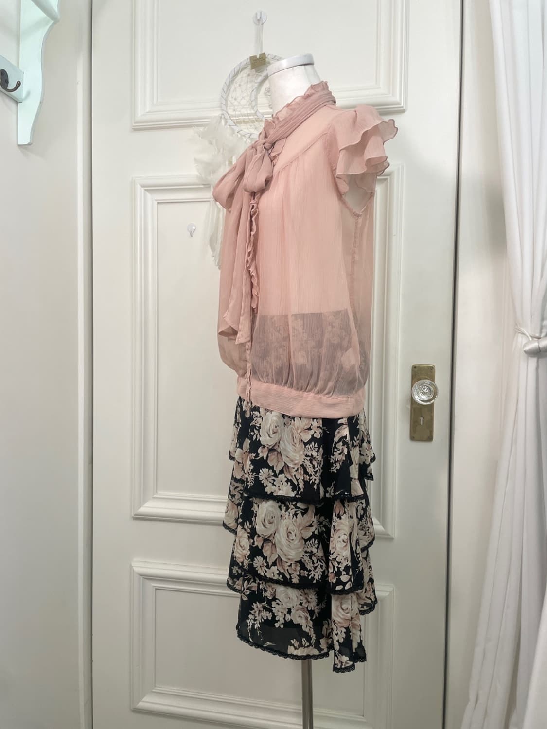 indi pink bow point ruffle summer blouse 상품이미지3