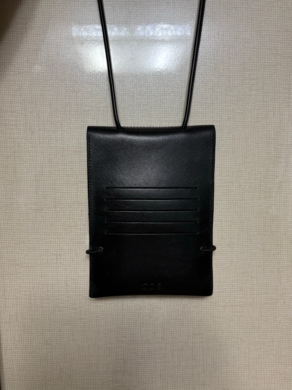 COS 레더 크로스바디 크로스백 (블랙) 상품이미지5