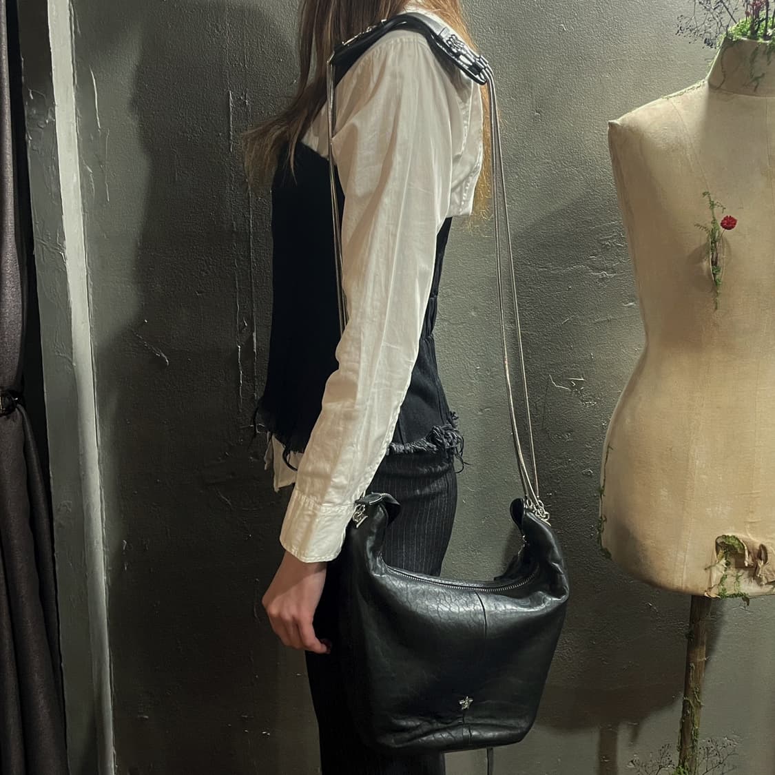 아쉬 스네이크 체인 숄더백 상품이미지1