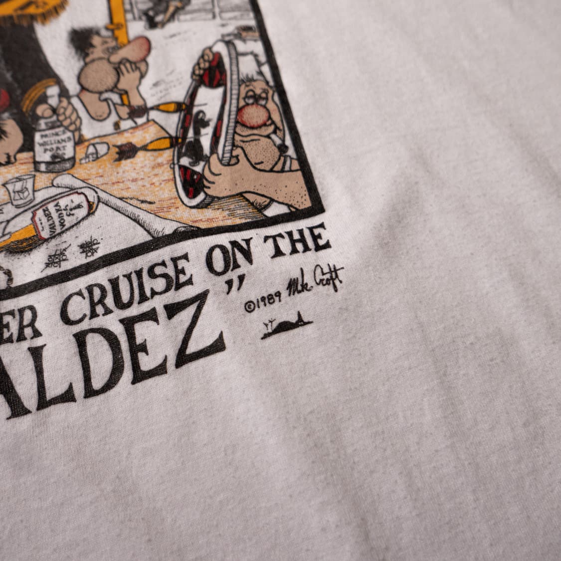 80s Exxon Valdez Satirical Graphic Tee 상품이미지4
