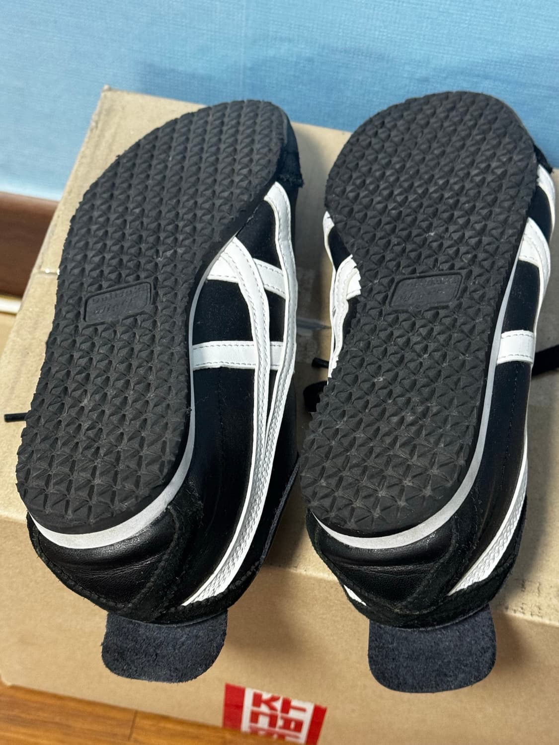 오니츠카타이거 멕시코66 검흰  상품이미지3