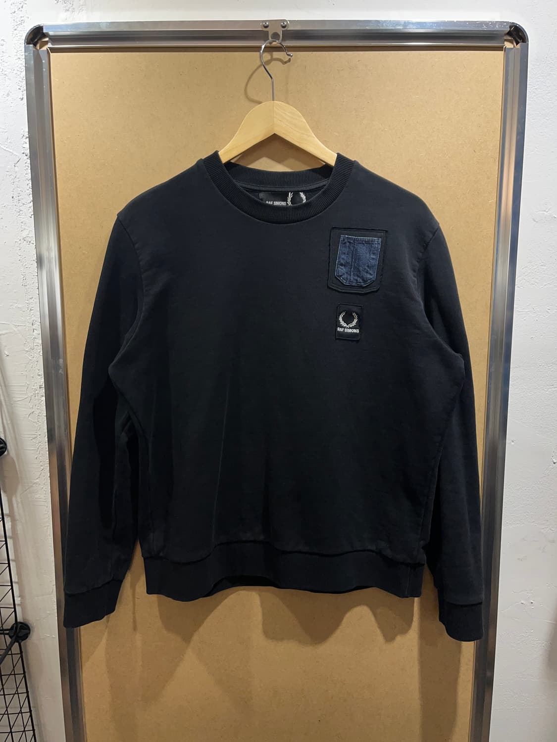 라프시몬스 x 프레디 페리 스웻셔츠 상품이미지1