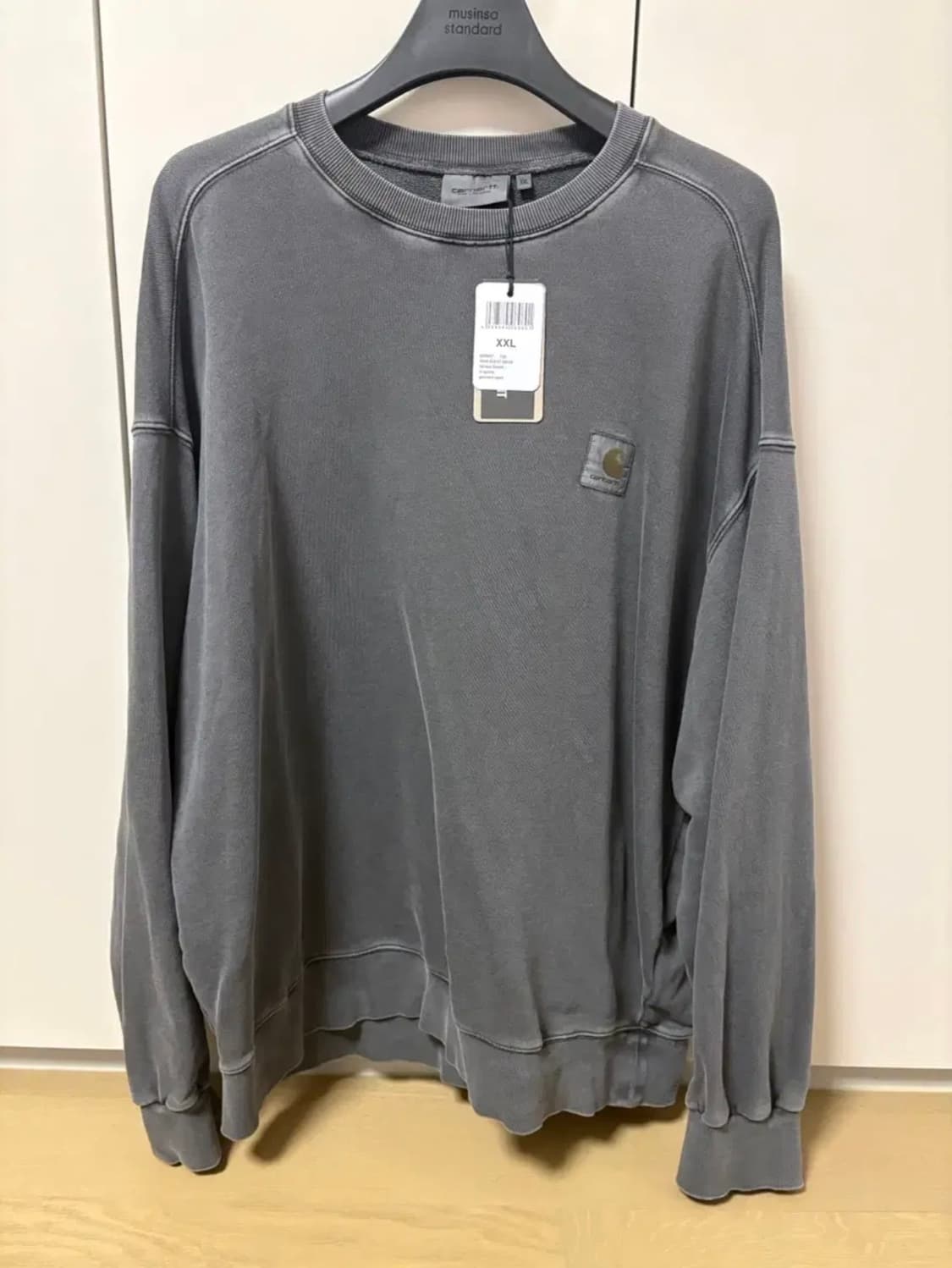 칼하트 WIP 피그먼트 맨투맨 상품이미지1