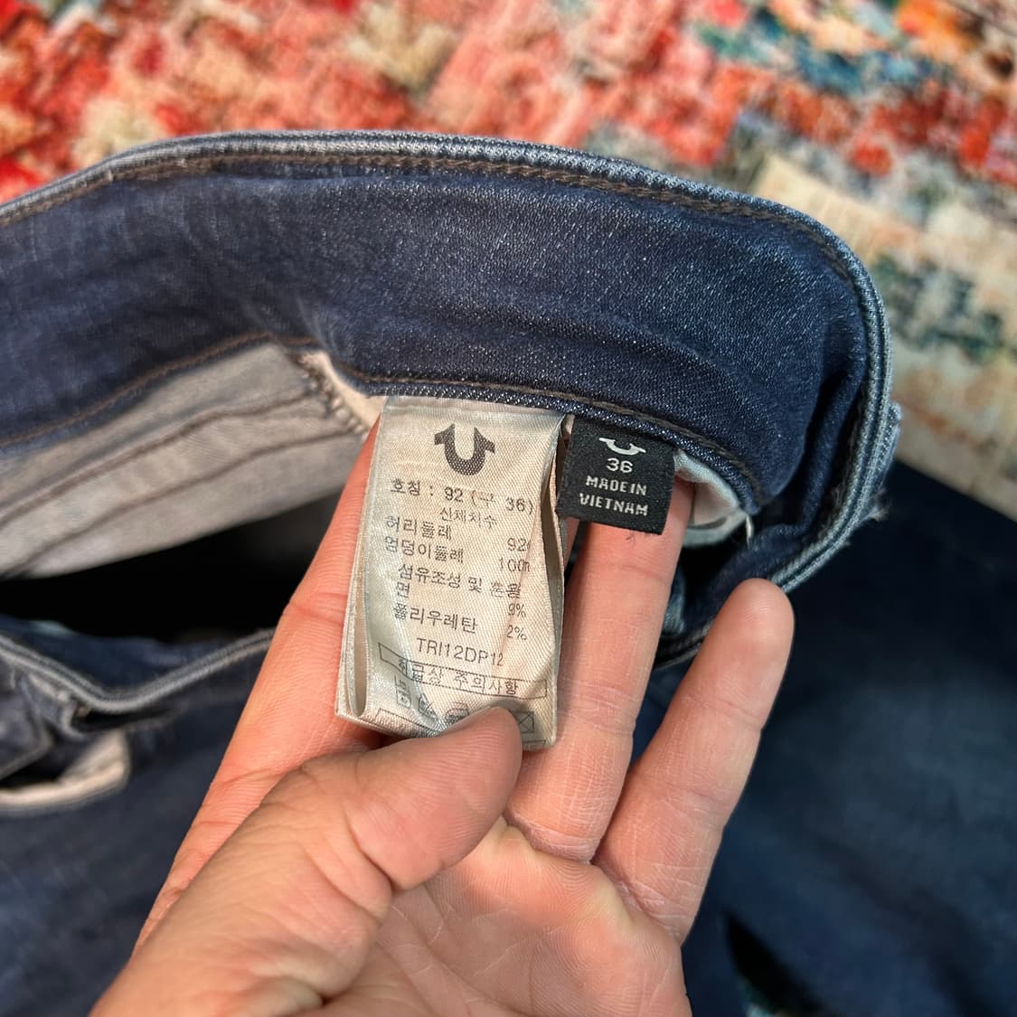 [36] 트루 릴리전 슬림 스트레이트 핏 데님 팬츠 상품이미지5