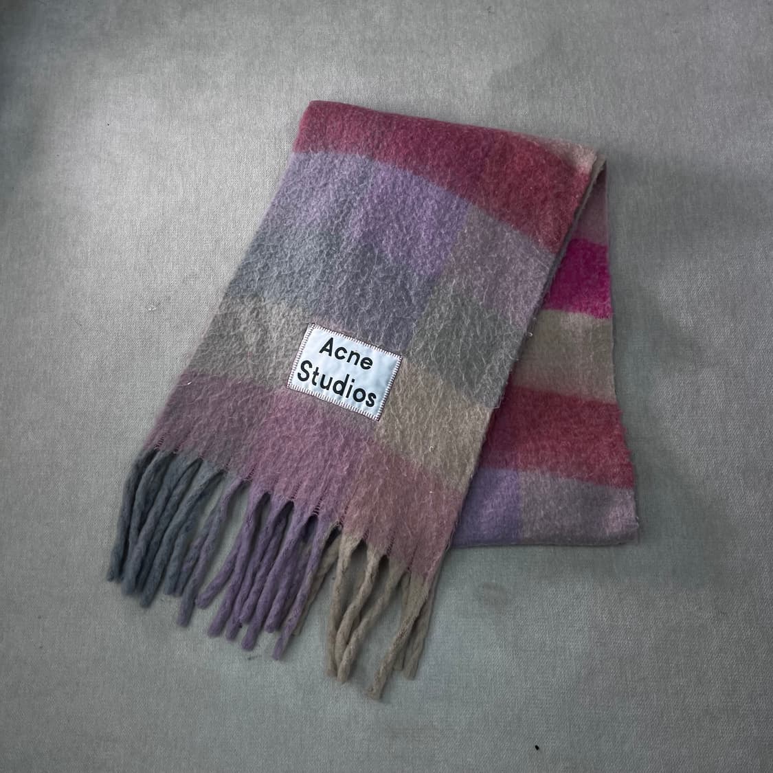아크네스튜디오 모헤어 머플러 상품이미지1