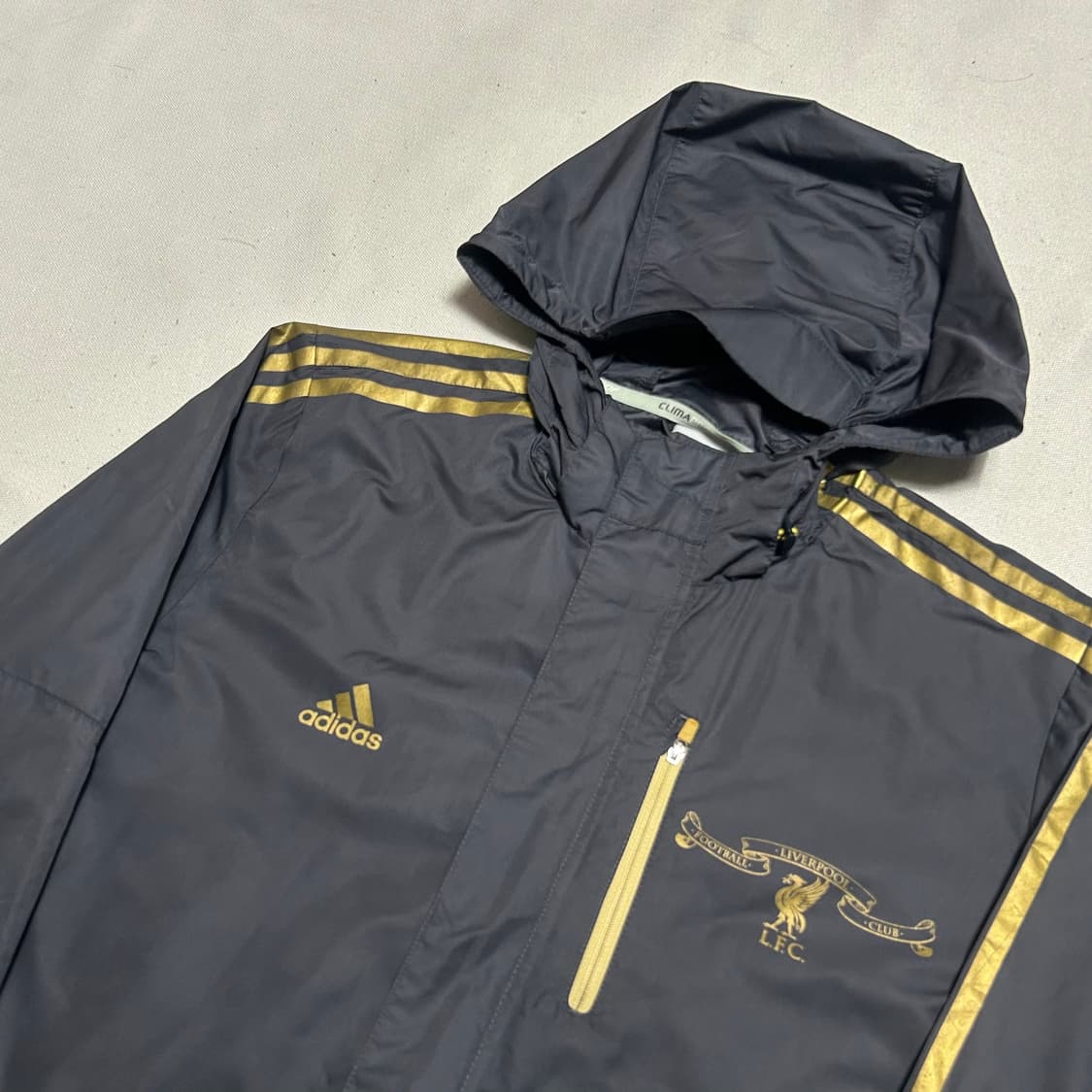 110 아디다스 리버풀 골드라인 블랙 후드 바람막이  상품이미지1