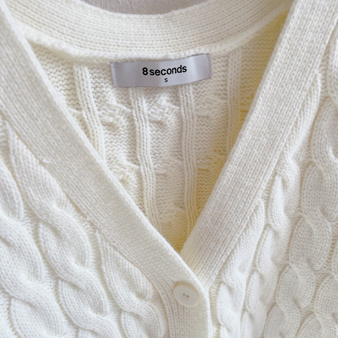 23SS 에잇세컨즈 케이블 브이넥 가디건 상품이미지3