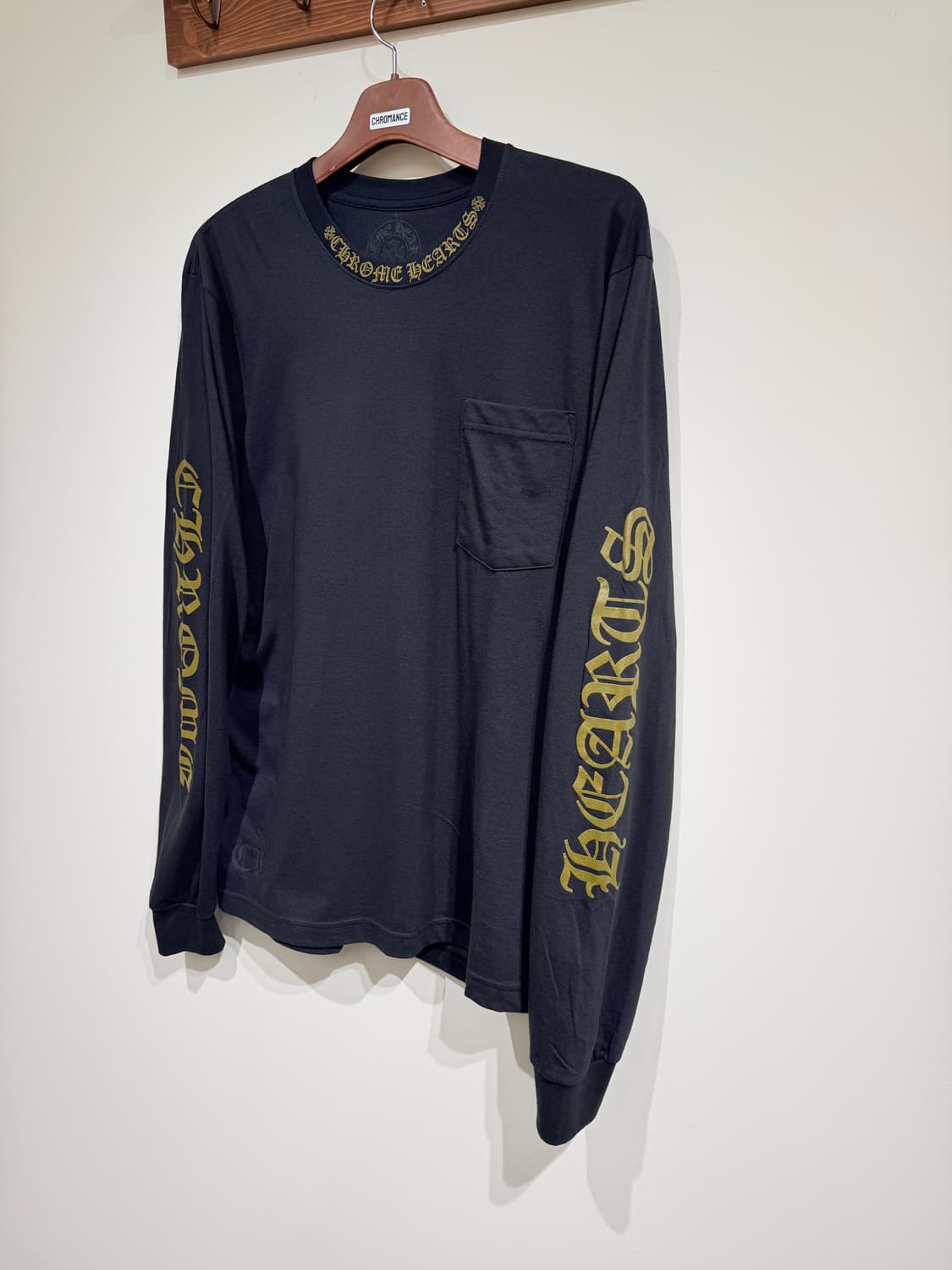 크롬하츠 넥로고 포켓 롱슬리브 블랙/아미 상품이미지1