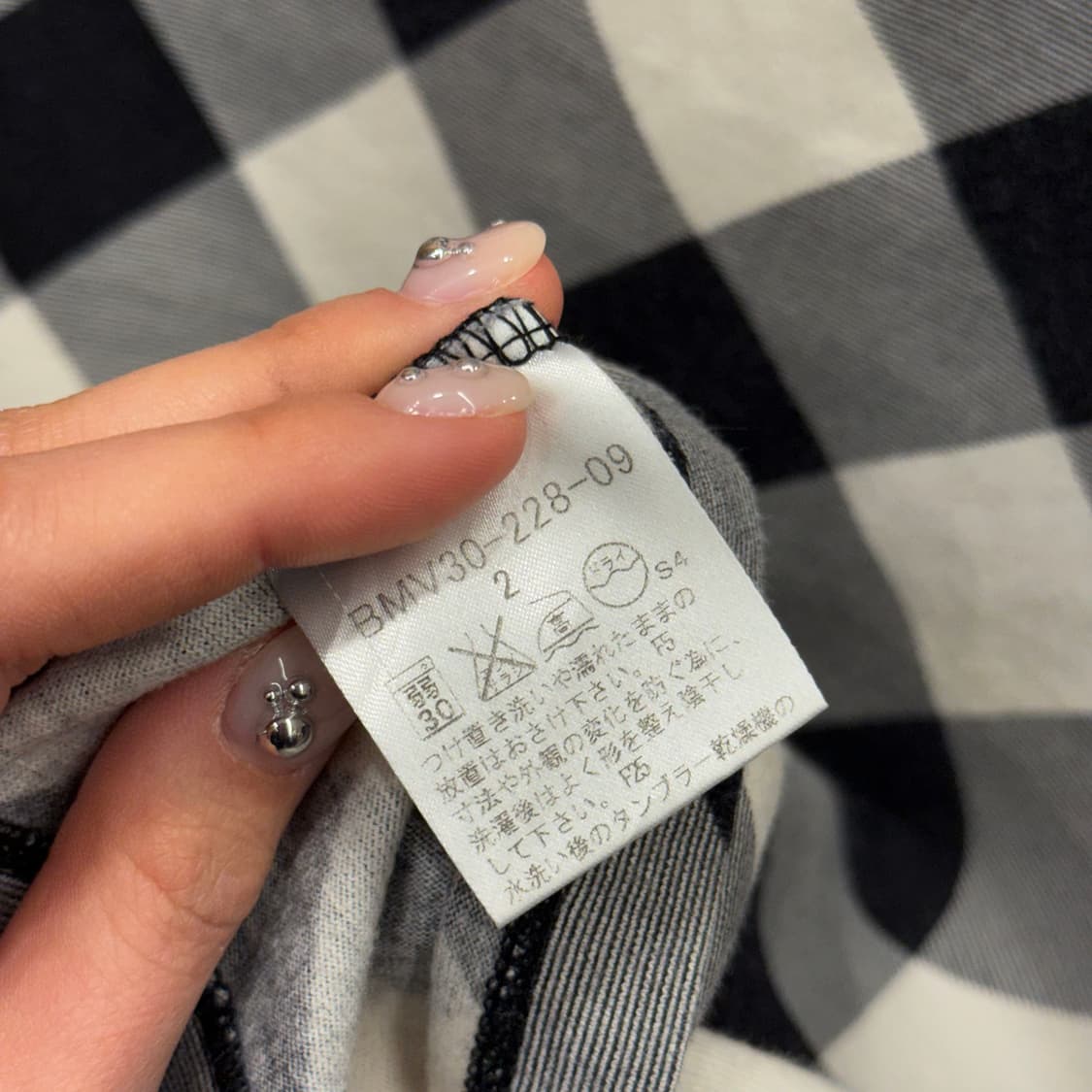 버버리 블랙라벨 체크 반팔 티셔츠 자수 로고 디테일 라운드넥 브라운 상품이미지8