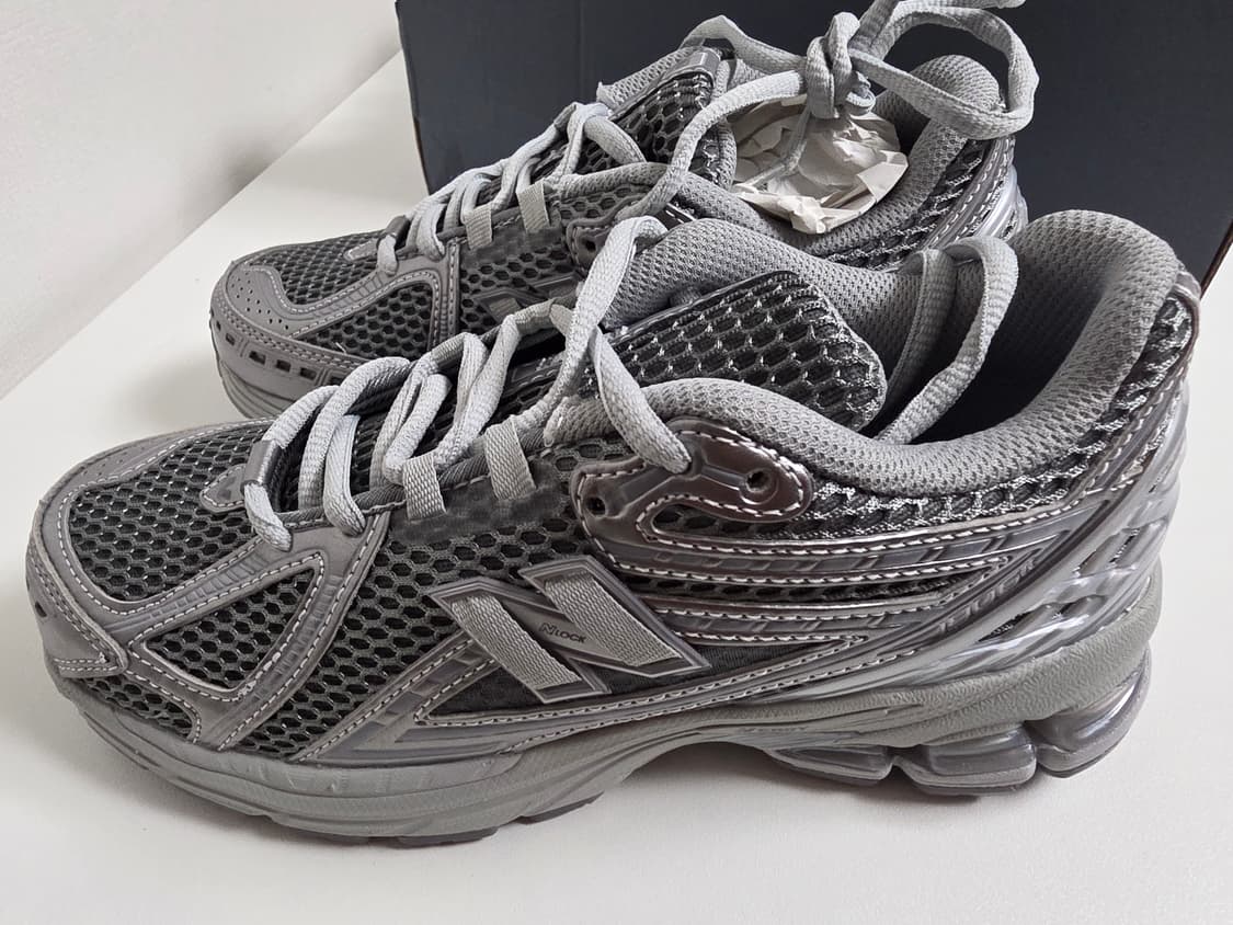 뉴발란스 M1906REH 실버 색상 235 상품이미지1