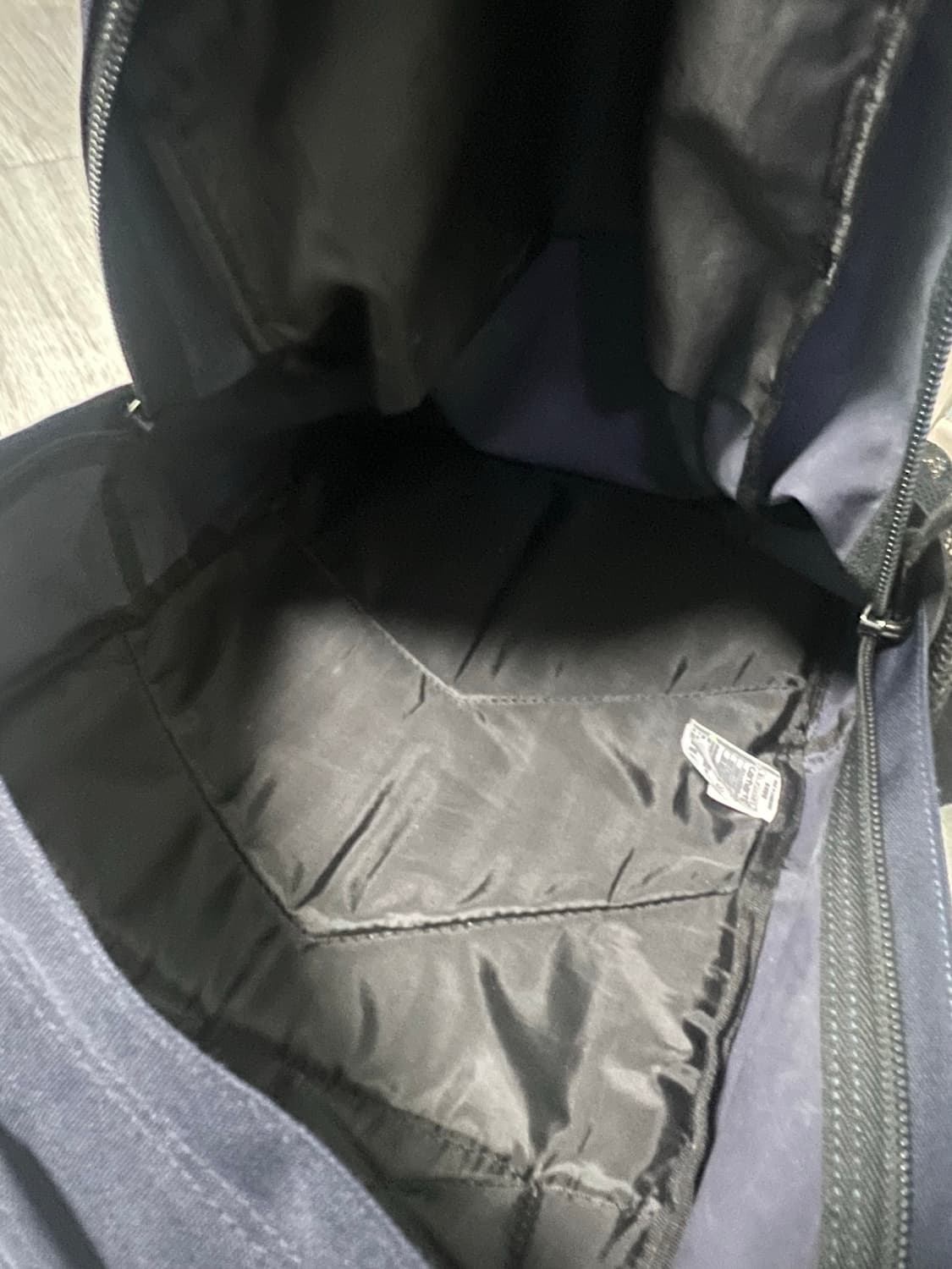 칼하트 킥플립 네이비 백팩 상품이미지3