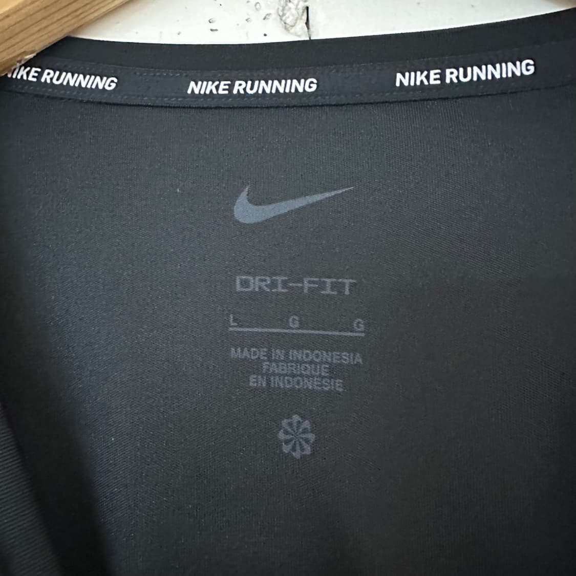 L 나이키 드라이핏 러닝 긴팔티 상품이미지4