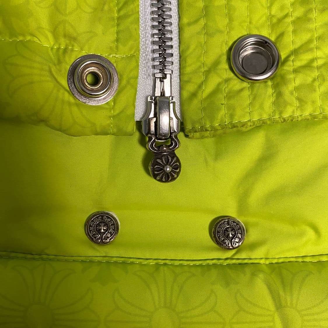 [L] 크롬하츠 스티프 STIFF V2 푸퍼 패딩 베스트 라임 상품이미지5