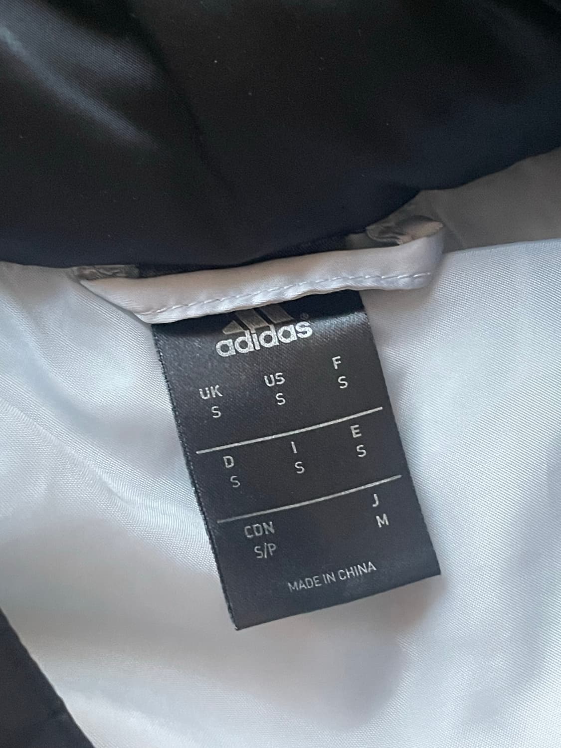 레알마드리드 후드 패딩조끼 상품이미지4