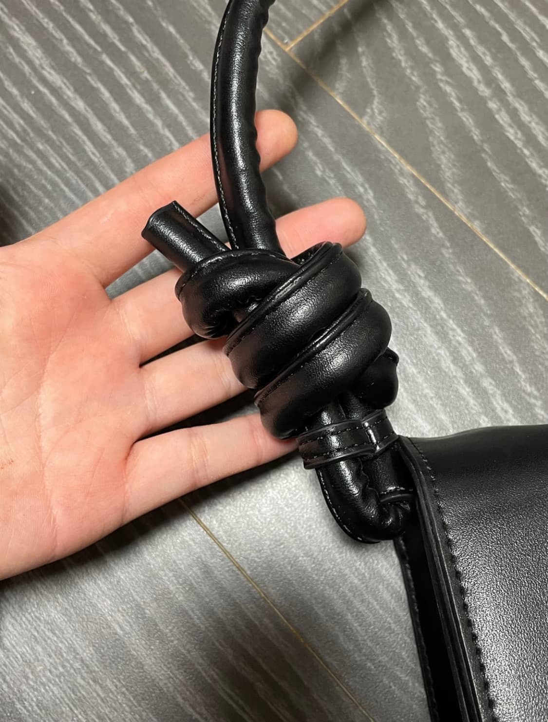 나눔) 4our b 블랙 로프백 상품이미지3