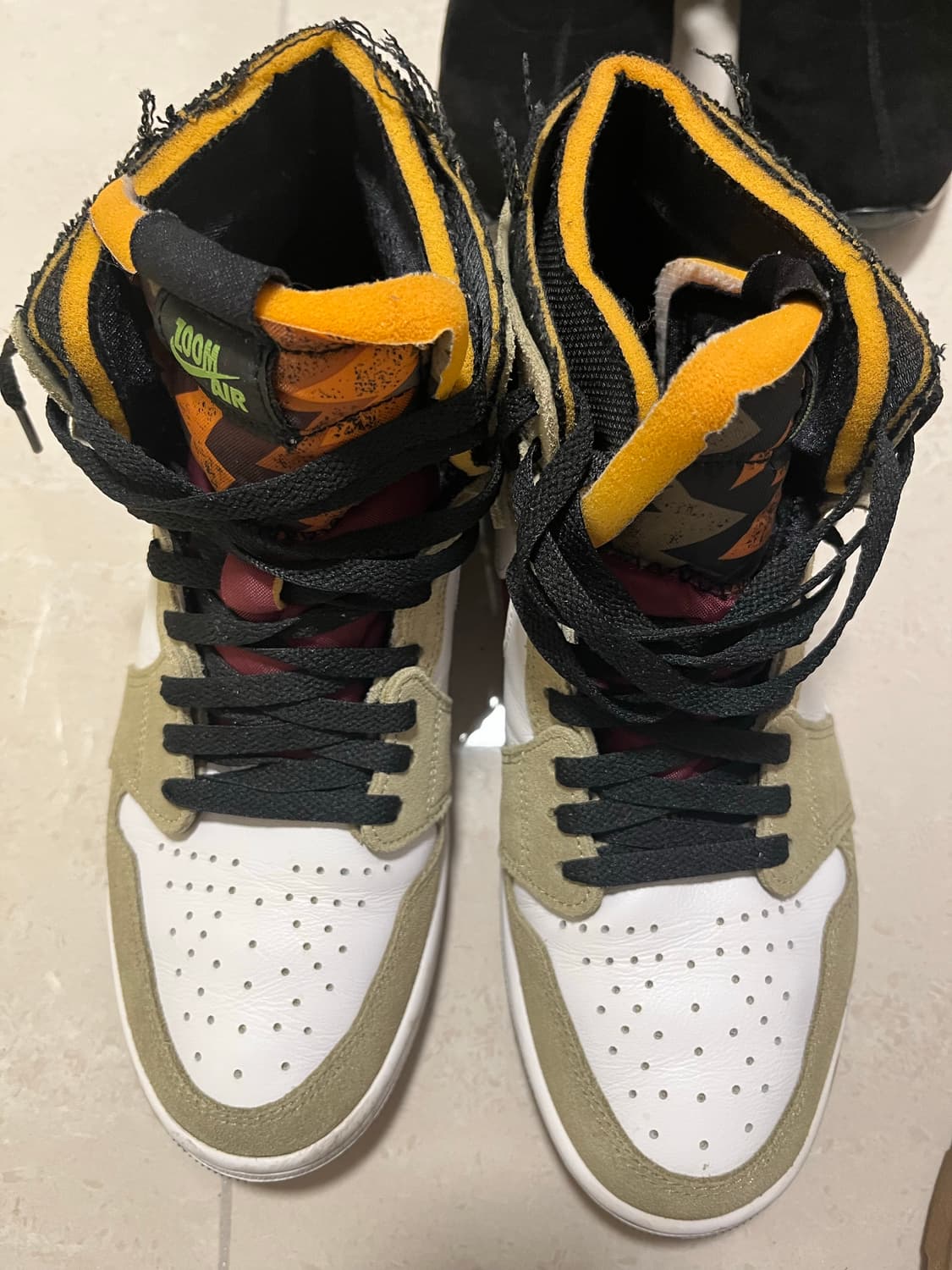 나이키 에어조던 1 줌 에어컴포트 뉴트럴 올리브 9.5d 상품이미지2