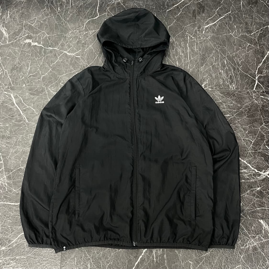 아디다스 블랙 아디로고 나일론 후드 바람막이 자켓 상품이미지2